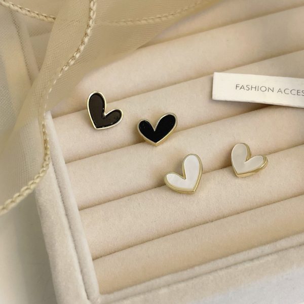 Women's Simple Love Heart Stud Earrings